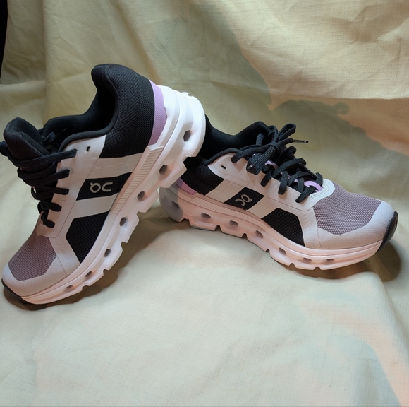 ON Cloudrunner Womens Heron Black/Purple Running Shoes Athletic Trainers Size 11 - Picture 2 of 9